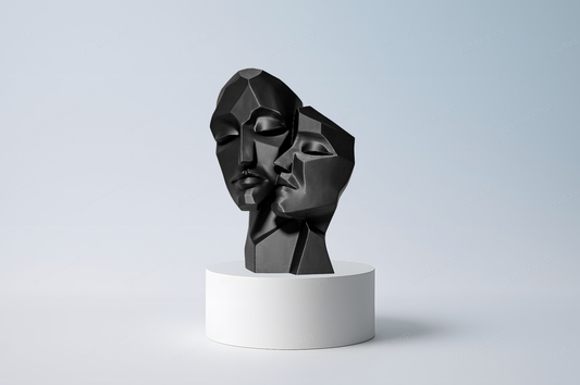 🗿 Designer Statue – Zwei Gesichter der Eleganz